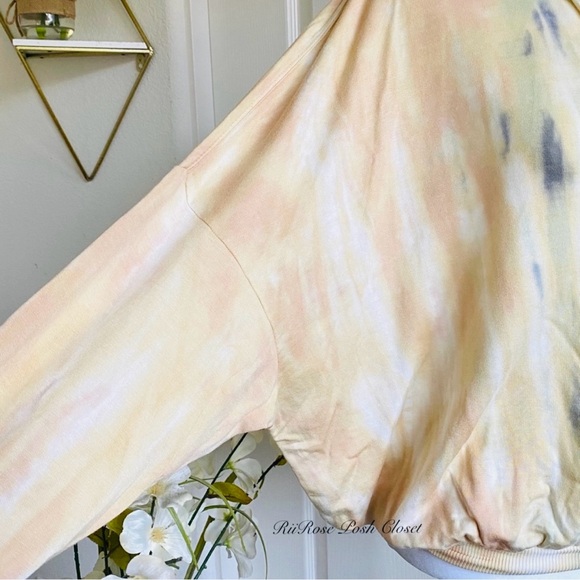 NWT YF&B Tie Dye Pull Over Top - Picture 4 of 6